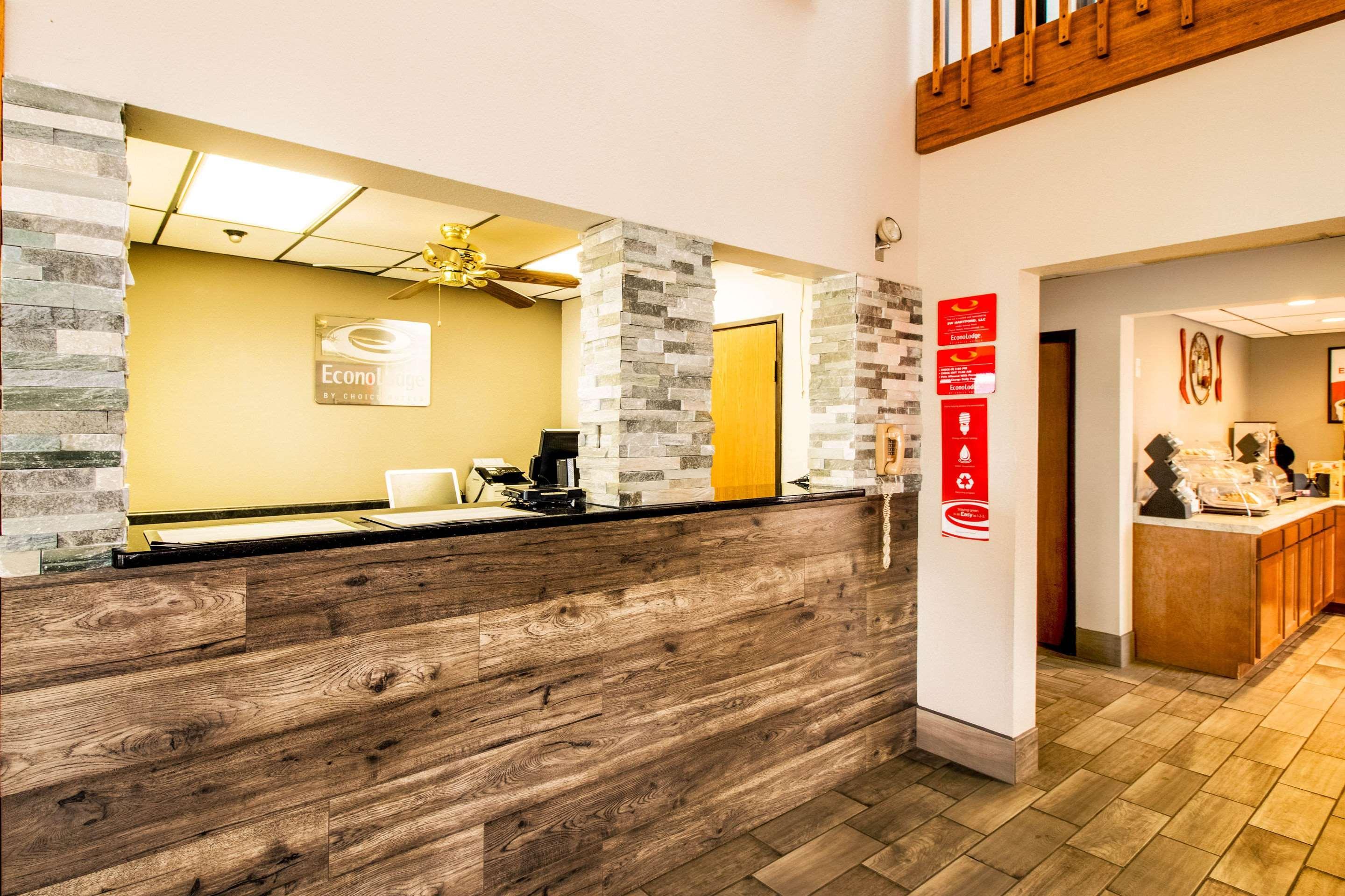 Econo Lodge Watertown Luaran gambar