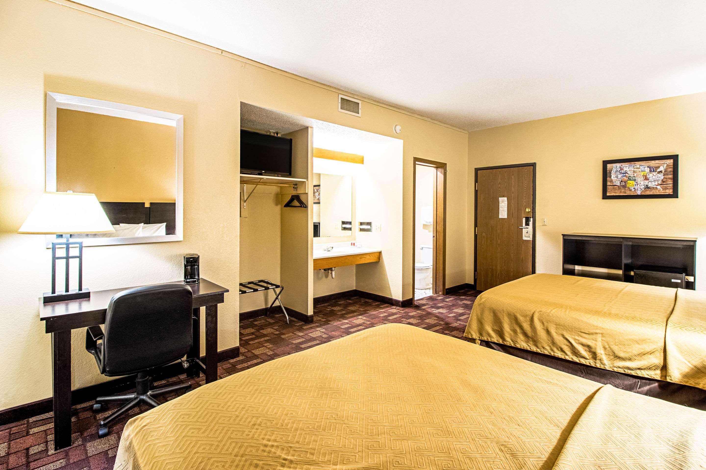 Econo Lodge Watertown Luaran gambar
