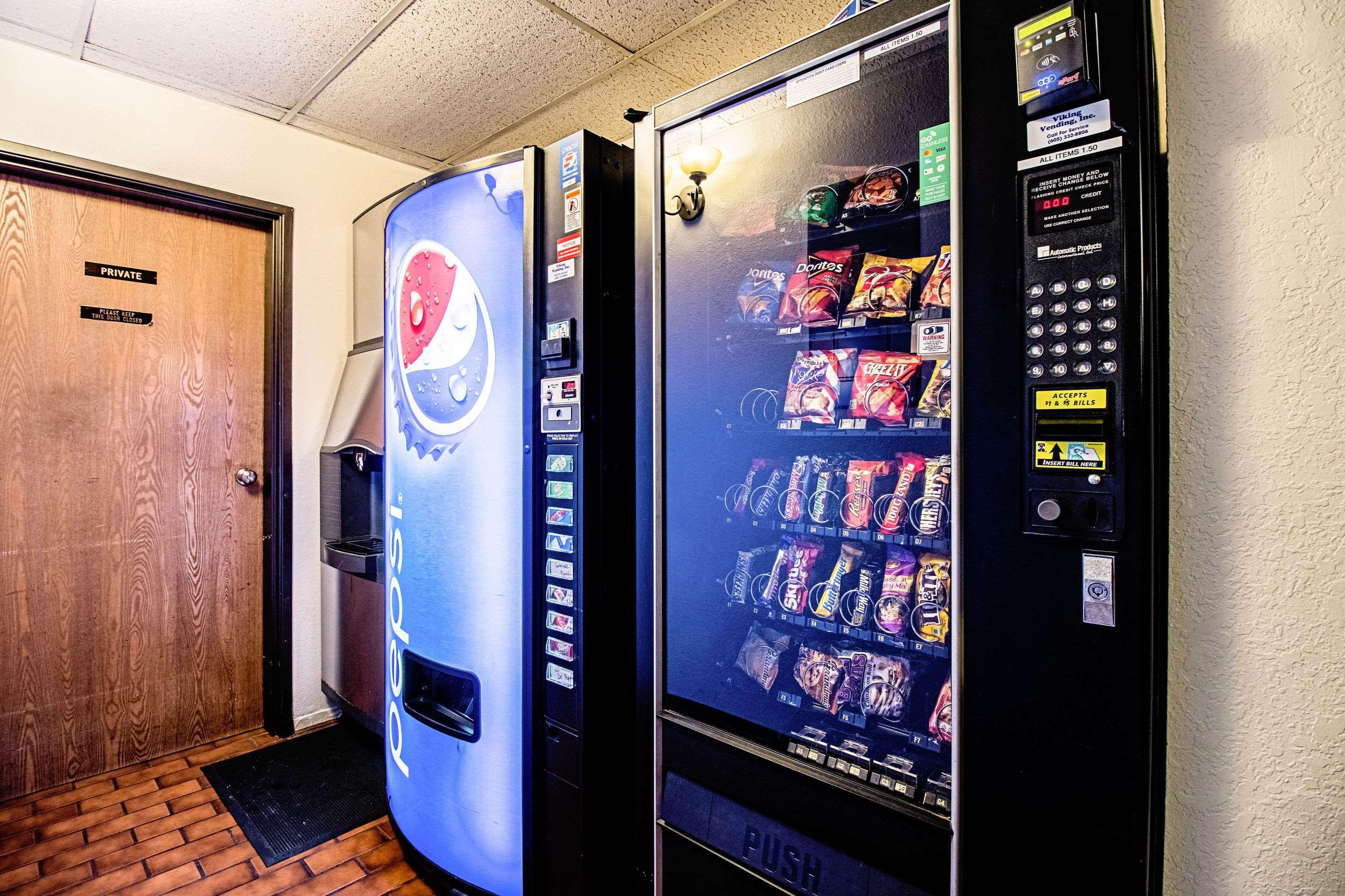 Econo Lodge Watertown Luaran gambar