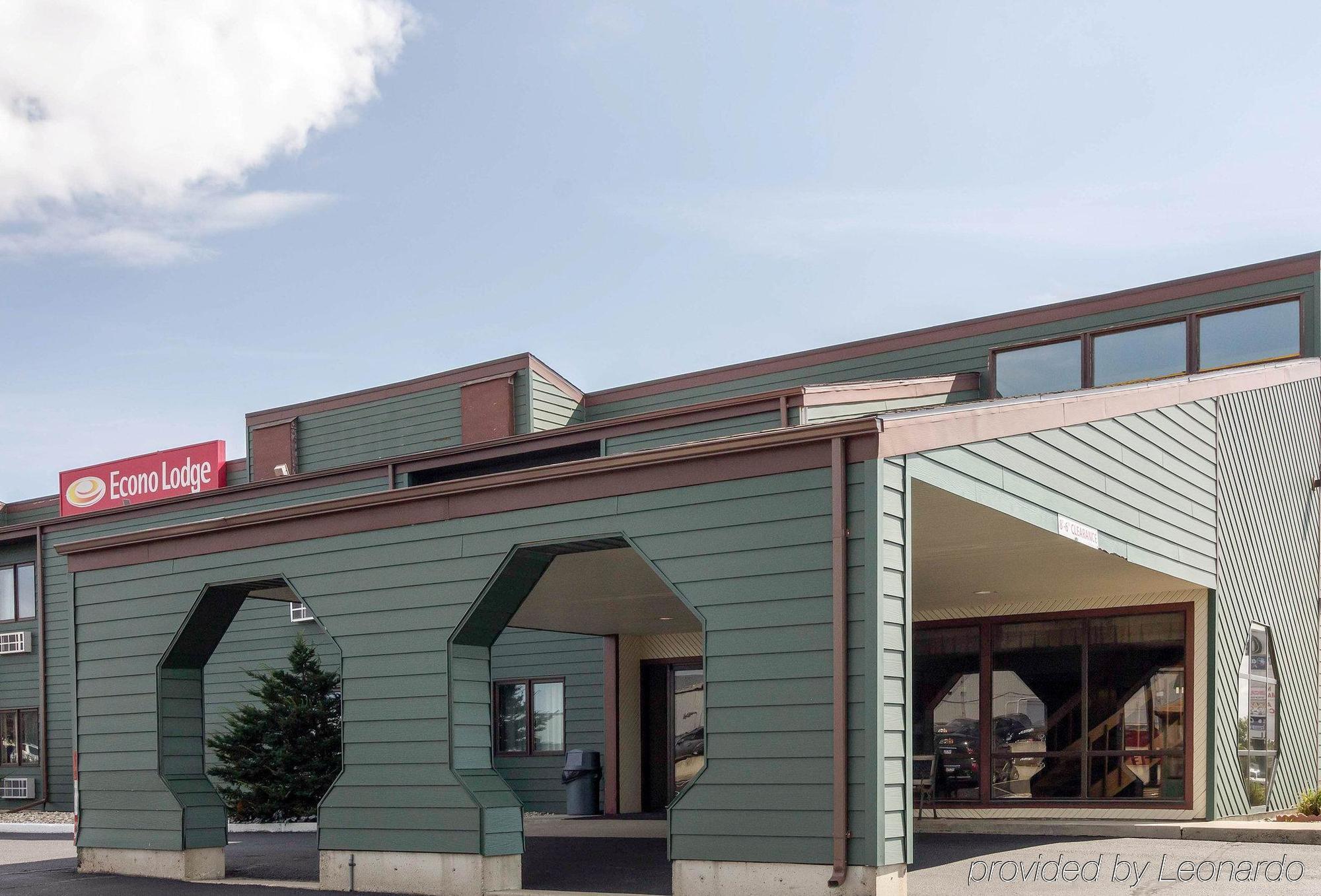 Econo Lodge Watertown Luaran gambar