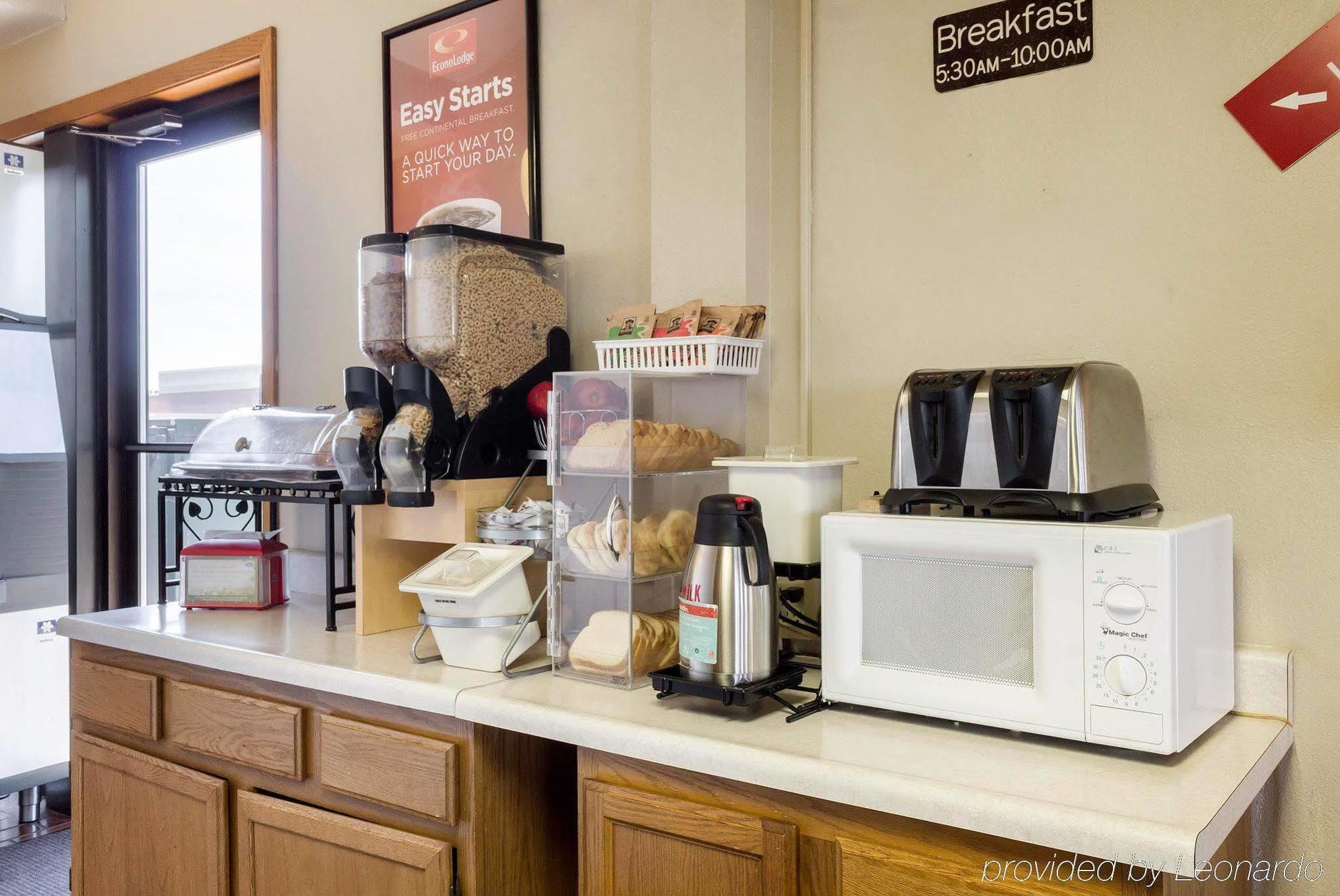 Econo Lodge Watertown Luaran gambar