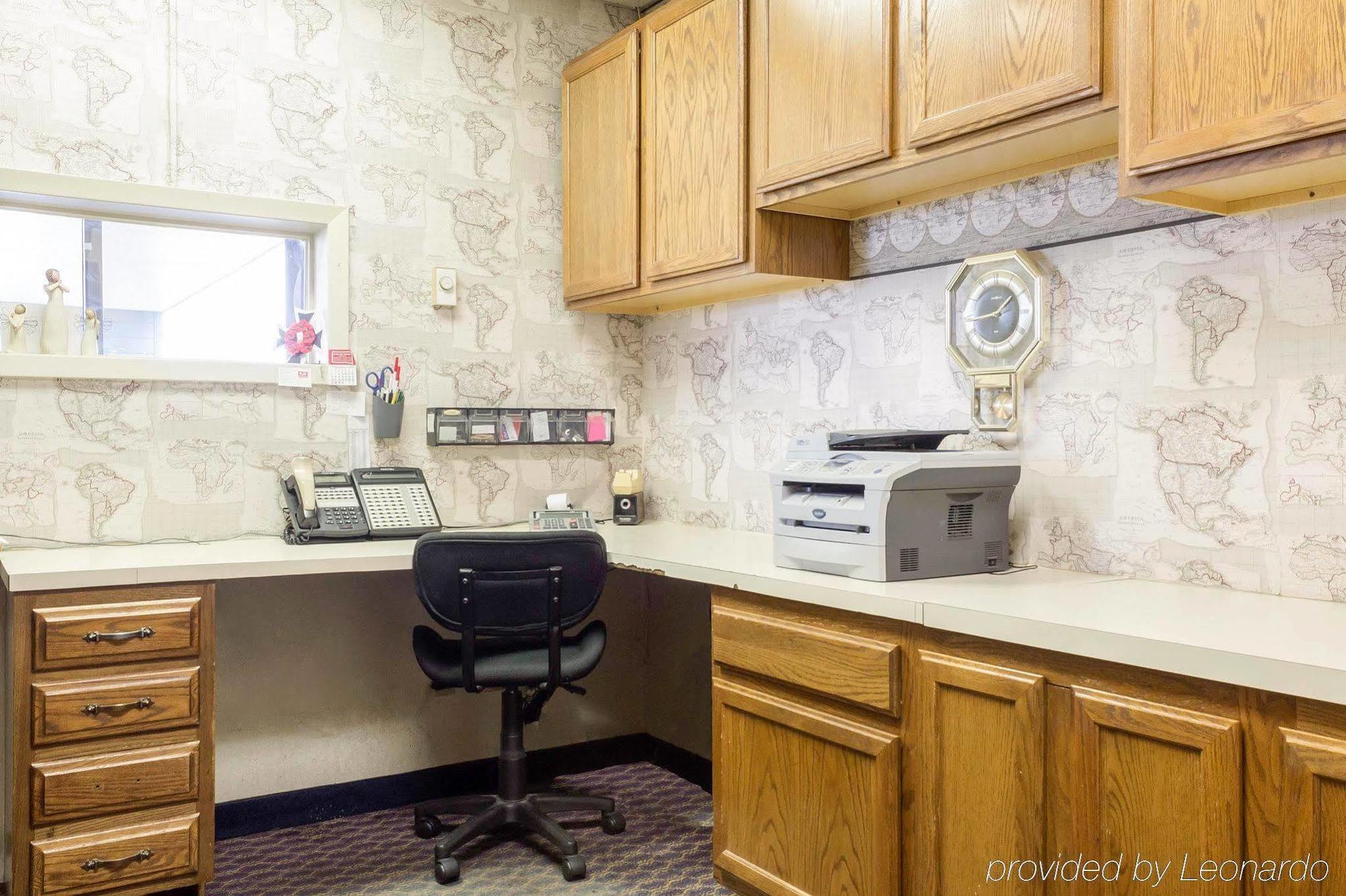 Econo Lodge Watertown Luaran gambar