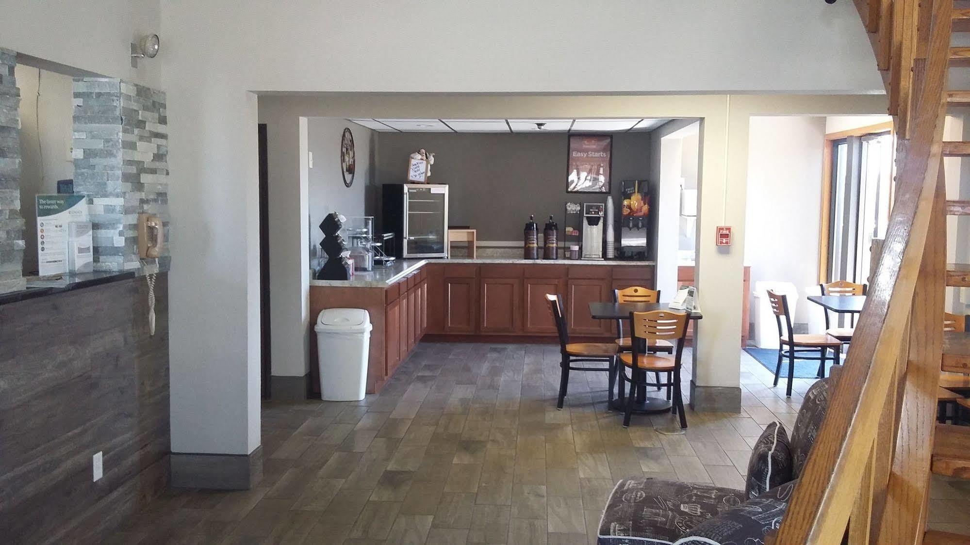 Econo Lodge Watertown Luaran gambar