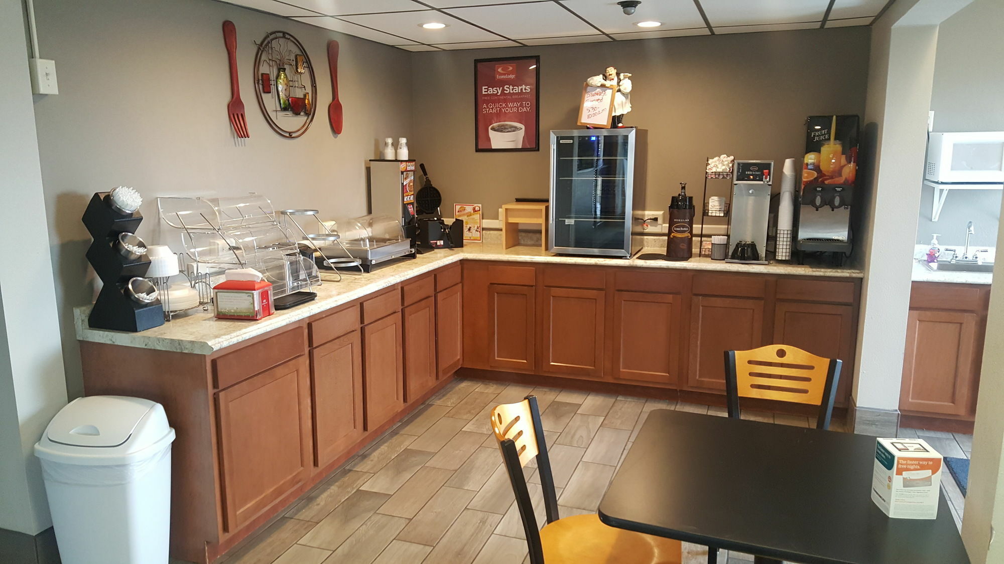 Econo Lodge Watertown Luaran gambar